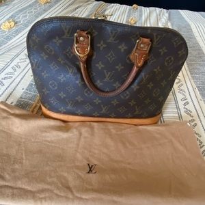 $3️⃣7️⃣0️⃣ Direct- Authentic Louis Vuitton Alma PM